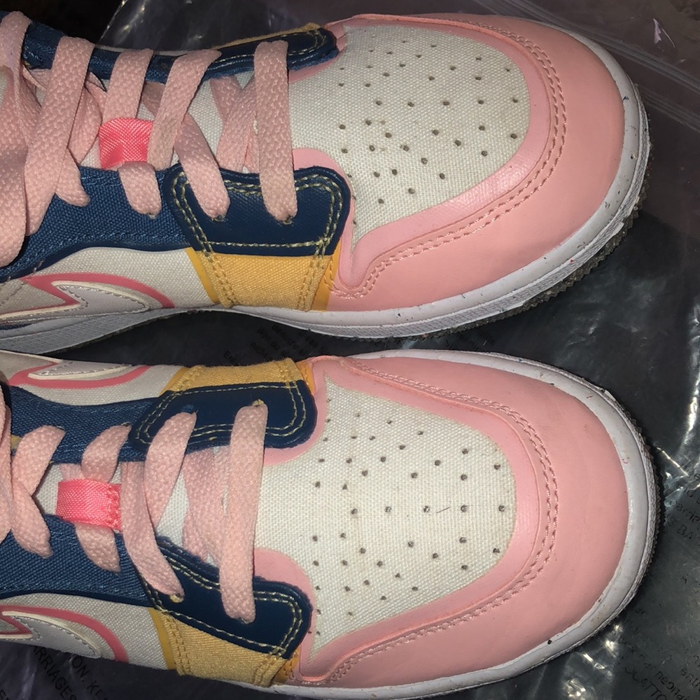 Air Jordan’s Low 1s - Picture 4 of 9